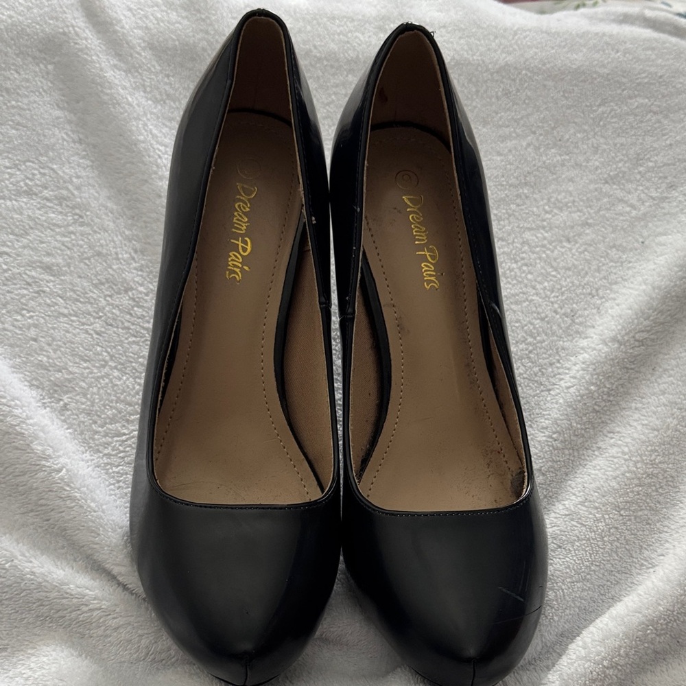 Dream Pairs Classic dark navy platform Heels